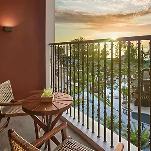 5* Курортный комплекс Moevenpick